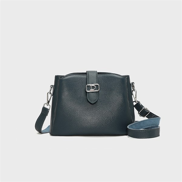 Bags Сумка женская / кожа /   0110252 81976