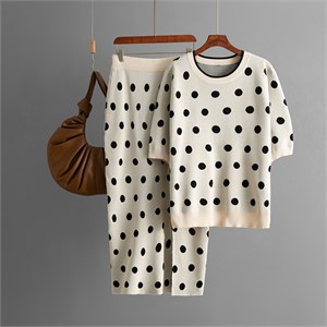Eleganzza  Костюм женский    p-348 69251
