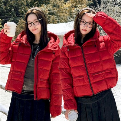 {{photo.Alt || photo.Description || 'Cute Woman Куртка с капюшоном  010-851'}}