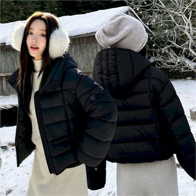 {{photo.Alt || photo.Description || 'Cute Woman Куртка с капюшоном  010-851'}}