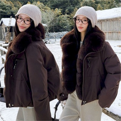{{photo.Alt || photo.Description || 'Cute Woman Куртка с меховым воротником  010-852'}}