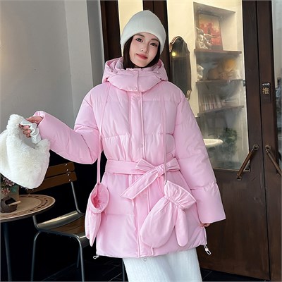 {{photo.Alt || photo.Description || 'Cute Woman Куртка с капюшоном и варежками  016-26120'}}