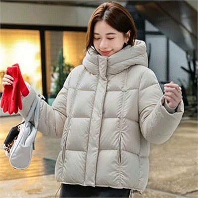 {{photo.Alt || photo.Description || 'Cute Woman Пуховик  023-7609'}}