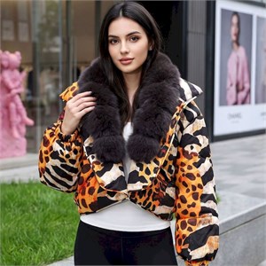 {{photo.Alt || photo.Description || 'Cute Woman Куртка с меховым воротником  026-668'}}