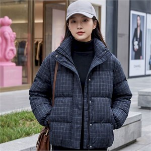{{photo.Alt || photo.Description || 'Cute Woman Куртка женская  026-662'}}