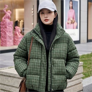 {{photo.Alt || photo.Description || 'Cute Woman Куртка женская  026-662'}}