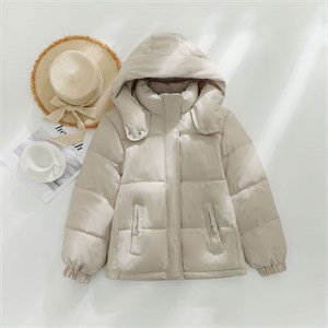 {{photo.Alt || photo.Description || 'Cute Woman  Пуховик  031-805'}}
