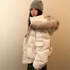 {{photo.Alt || photo.Description || 'Cute Woman Куртка Parker  031-802'}}