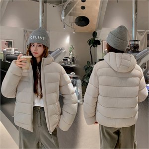 {{photo.Alt || photo.Description || 'Cute Woman  Куртка с капюшоном  025-A35'}}