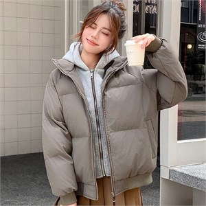 {{photo.Alt || photo.Description || 'Cute Woman  Куртка с капюшоном  025-A38'}}