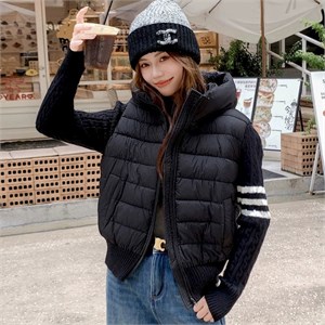 {{photo.Alt || photo.Description || 'Cute Woman  Куртка с капюшоном  025-A39'}}
