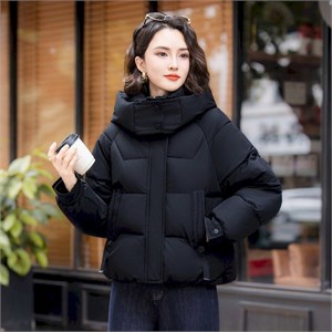 {{photo.Alt || photo.Description || 'Cute Woman Куртка с капюшоном  025-A25'}}