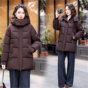 {{photo.Alt || photo.Description || 'Cute Woman Куртка с капюшоном  025-A26'}}