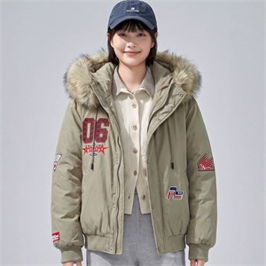 {{photo.Alt || photo.Description || 'Cute Woman Куртка ретро с капюшоном  031-801'}}