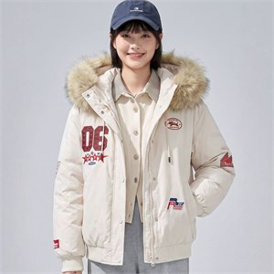 {{photo.Alt || photo.Description || 'Cute Woman Куртка ретро с капюшоном  031-801'}}