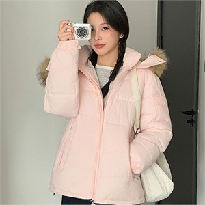 {{photo.Alt || photo.Description || 'Cute Woman Куртка с капюшоном  027-852'}}