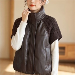 {{photo.Alt || photo.Description || 'Cute Woman Жилет вязаный из искусственной кожи  026-A27'}}