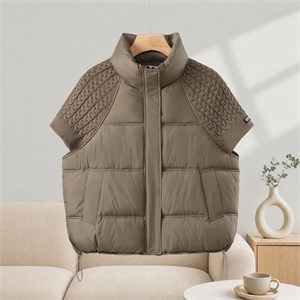 {{photo.Alt || photo.Description || 'Cute Woman Жилет с вязаным рукавом и воротником-стойкой 002-2601'}}