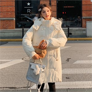 {{photo.Alt || photo.Description || 'Cute Woman Пуховик  QC-876'}}