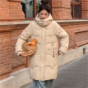 {{photo.Alt || photo.Description || 'Cute Woman Пуховик  QC-876'}}