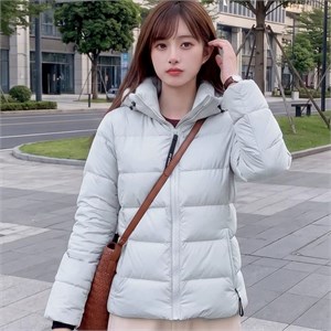 {{photo.Alt || photo.Description || 'Cute Woman  Куртка с капюшоном  019-851'}}