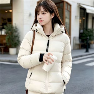 {{photo.Alt || photo.Description || 'Cute Woman  Куртка с капюшоном  019-851'}}