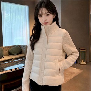 {{photo.Alt || photo.Description || 'Cute Woman Куртка с трикотажными рукавами  023-7605'}}