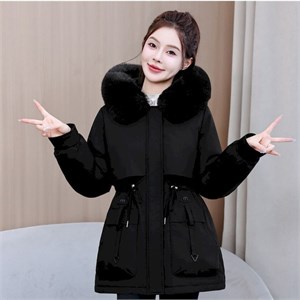 {{photo.Alt || photo.Description || 'Cute Woman Куртка с капюшоном  001-399'}}