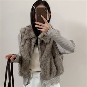 {{photo.Alt || photo.Description || 'Cute Woman Куртка с трикотажными рукавами  028-2616'}}