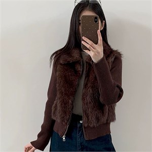 {{photo.Alt || photo.Description || 'Cute Woman Куртка с трикотажными рукавами  028-2616'}}