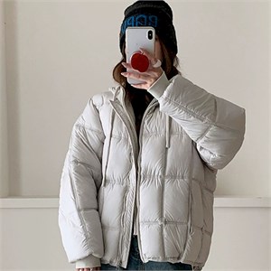 {{photo.Alt || photo.Description || 'Cute Woman  Куртка с вязаным капюшоном  028-2602'}}