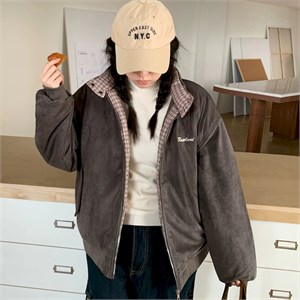 {{photo.Alt || photo.Description || 'Cute Woman  Куртка в стиле ретро 027-850'}}
