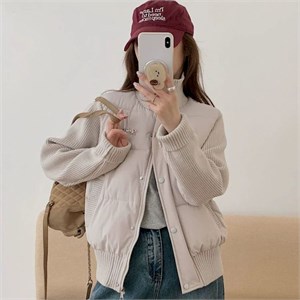 {{photo.Alt || photo.Description || 'Cute Woman  Куртка с трикотажными рукавами  027-833'}}