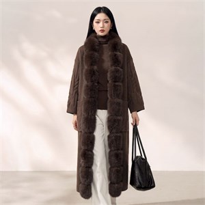 {{photo.Alt || photo.Description || 'Cute Woman Пальто с меховым воротником  026-C2'}}