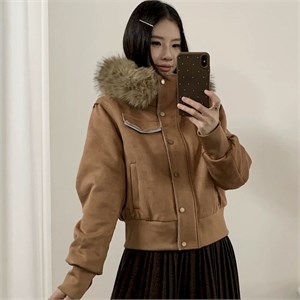 {{photo.Alt || photo.Description || 'Cute Woman Куртка ретро с капюшоном  028-2619'}}