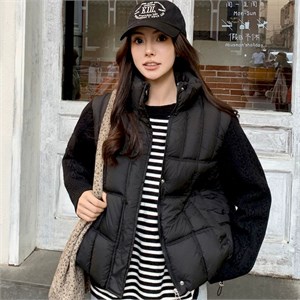{{photo.Alt || photo.Description || 'Cute Woman Куртка с трикотажными рукавами  015-2610'}}