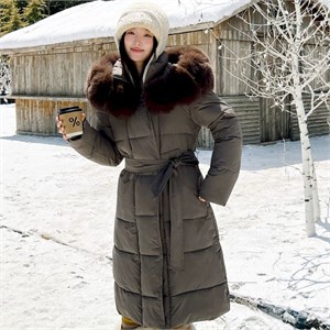 {{photo.Alt || photo.Description || 'Cute Woman Пуховик-пальто с капюшоном  010-903'}}