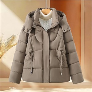 {{photo.Alt || photo.Description || 'Cute Woman Куртка с капюшоном  022-825'}}