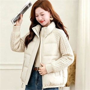 {{photo.Alt || photo.Description || 'Cute Woman Куртка с трикотажными рукавами  002-2612'}}