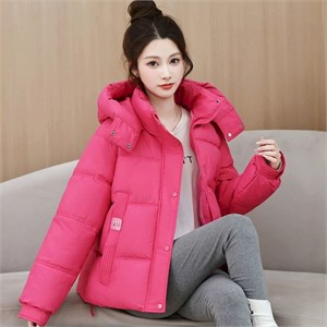 {{photo.Alt || photo.Description || 'Cute Woman Куртка с капюшоном  022-827'}}