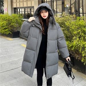 {{photo.Alt || photo.Description || 'Cute Woman Куртка стеганая пуховая  016-68169'}}