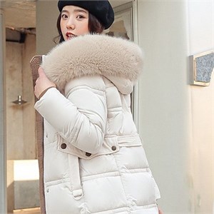 {{photo.Alt || photo.Description || 'Cute Woman Пуховик-пальто с капюшоном  8801'}}