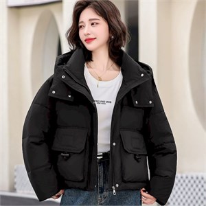 {{photo.Alt || photo.Description || 'Cute Woman Куртка стеганая пуховая  033-2929'}}