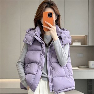 {{photo.Alt || photo.Description || 'Cute Woman Жилет женский пуховый  031-603'}}