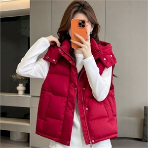 {{photo.Alt || photo.Description || 'Cute Woman Жилет женский пуховый  031-603'}}