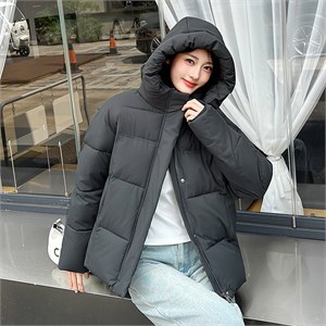 {{photo.Alt || photo.Description || 'Cute Woman Куртка с капюшоном  016-2607'}}
