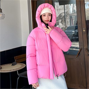 {{photo.Alt || photo.Description || 'Cute Woman Куртка с капюшоном  016-2607'}}
