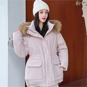 {{photo.Alt || photo.Description || 'Cute Woman Куртка с капюшоном  016-26117'}}