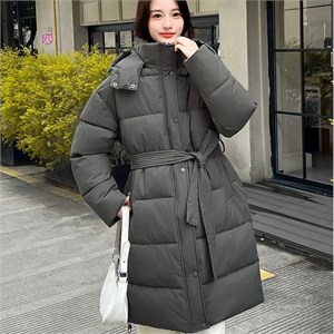 {{photo.Alt || photo.Description || 'Cute Woman Пуховик-пальто с капюшоном  016-26110'}}