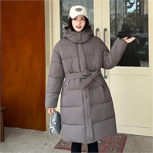 {{photo.Alt || photo.Description || 'Cute Woman Пуховик-пальто с капюшоном  016-26110'}}